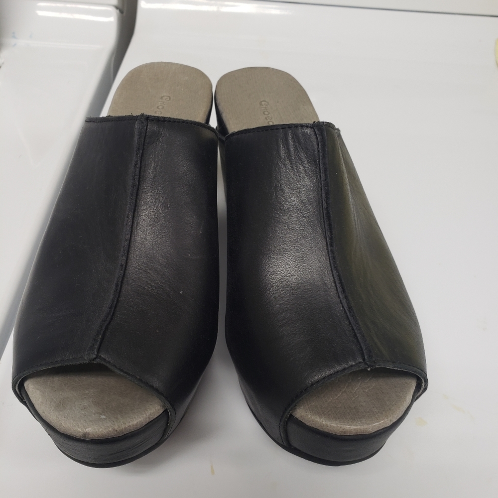 Shoe